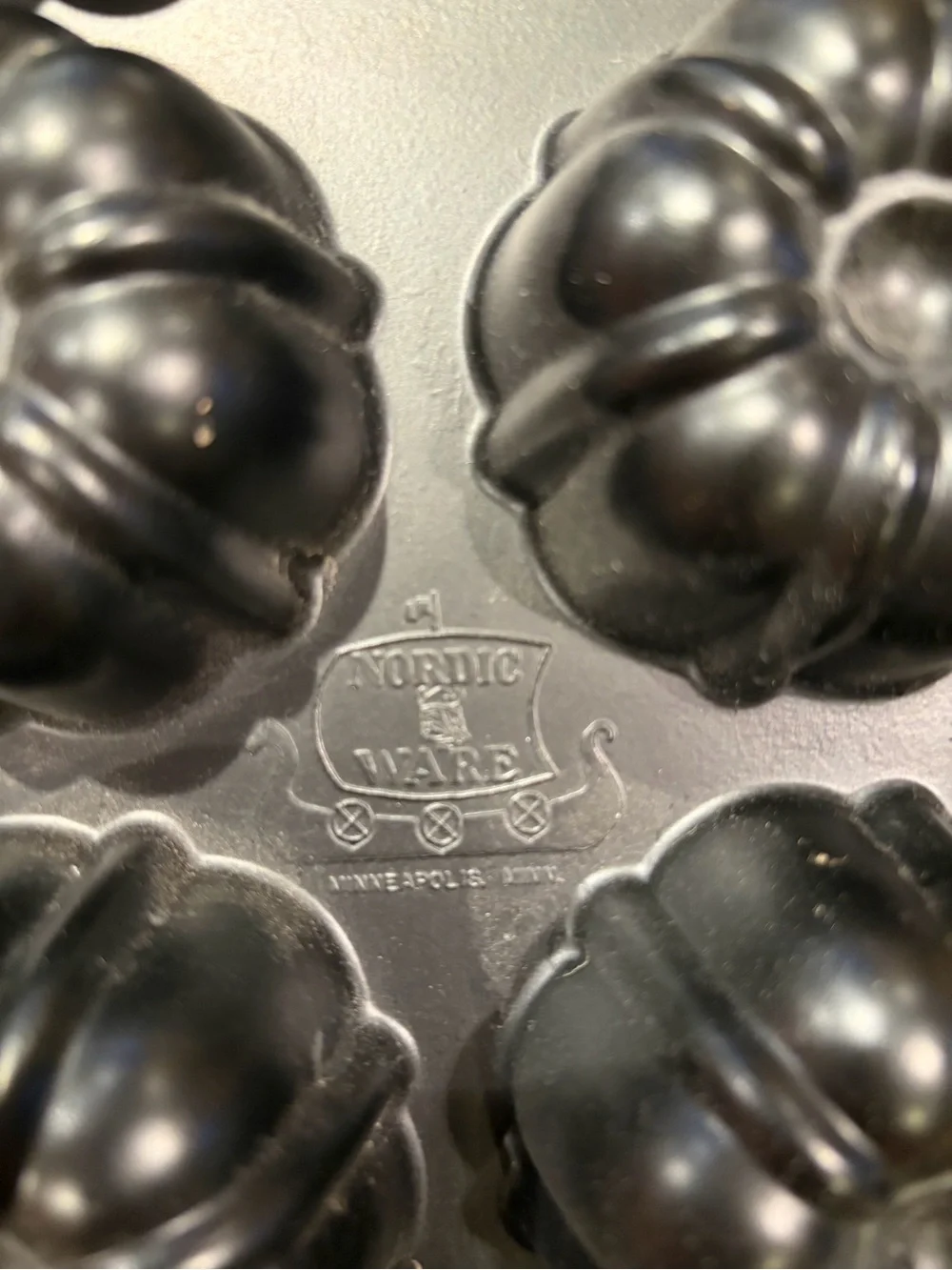 Nordic Ware Black 12-Cavity Flower Mini Bundt Pan